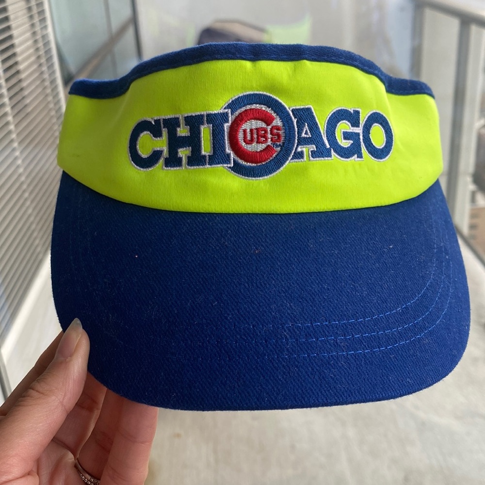 NEW! Chicago Cubs visor!